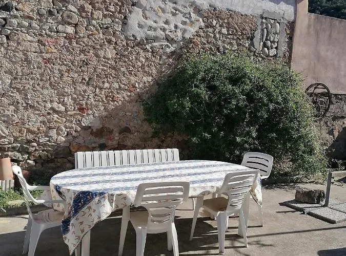 Maison De Village