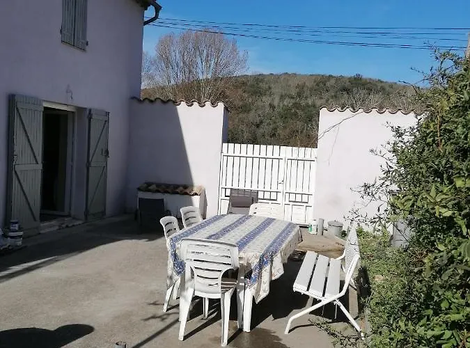 Maison De Village